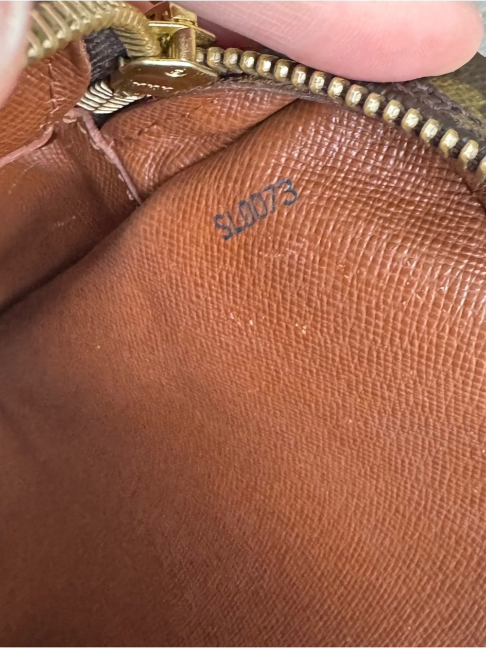 ✅AUTH✅LOUIS VUITTON DANUBE CROSSBODY BAG - Picture 9 of 13